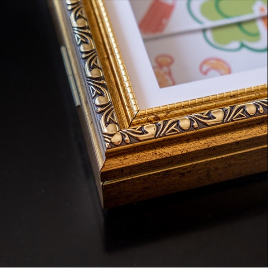 Золотая рамка-кейс для детских рисунков А4