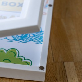 Рамка-накопитель для детских рисунков белого цвета А3